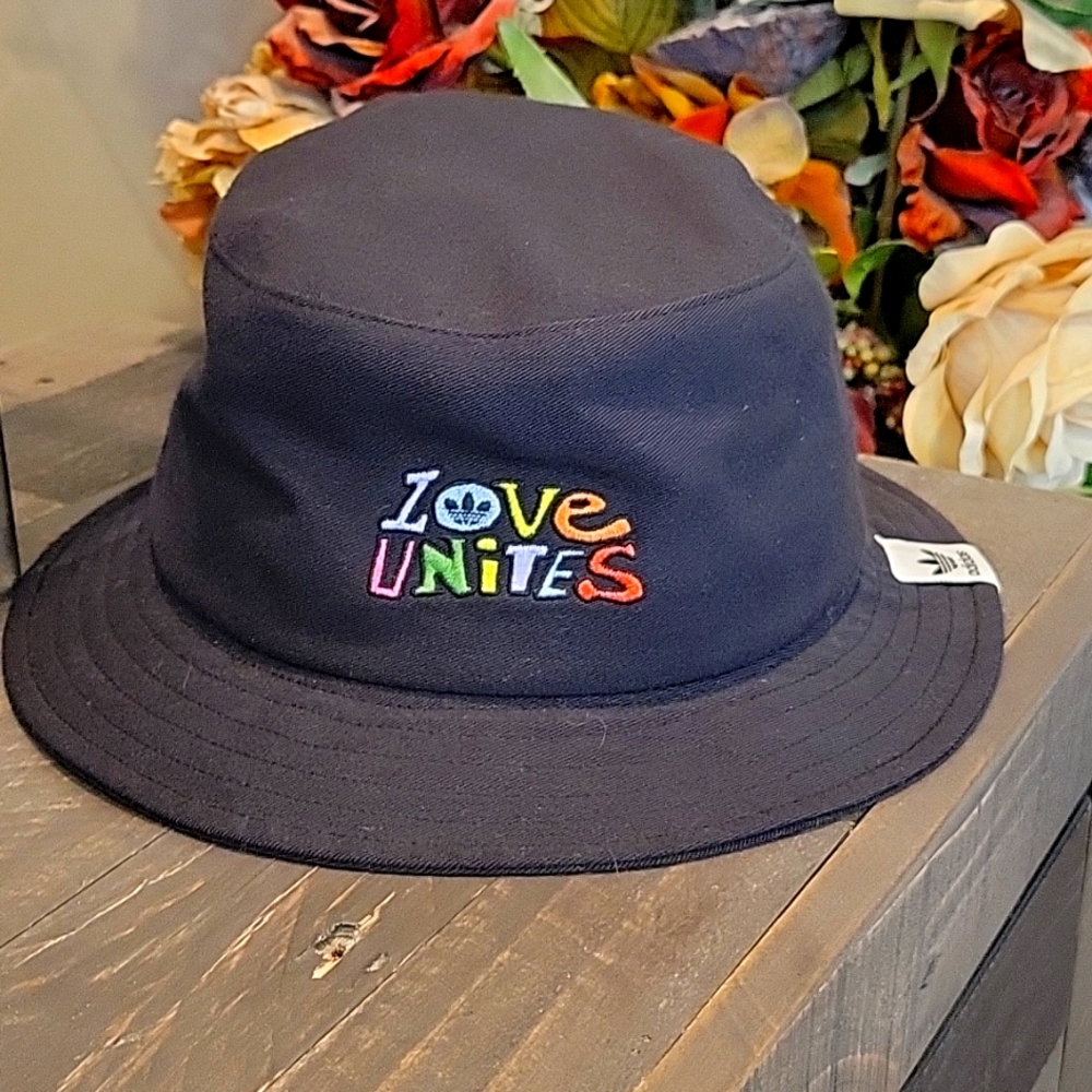 PRIDE MONTH CELEBRATION!! 🏳️‍🌈 Adidas "Love Unites" Bucket Hat 💟 🌈